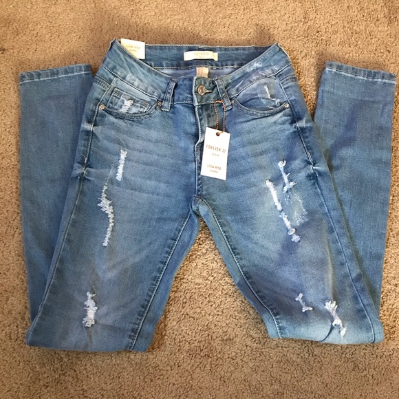 Forever 21 Denim - NWT Forever 21 Low Rise Skinny Light Denim Jeans